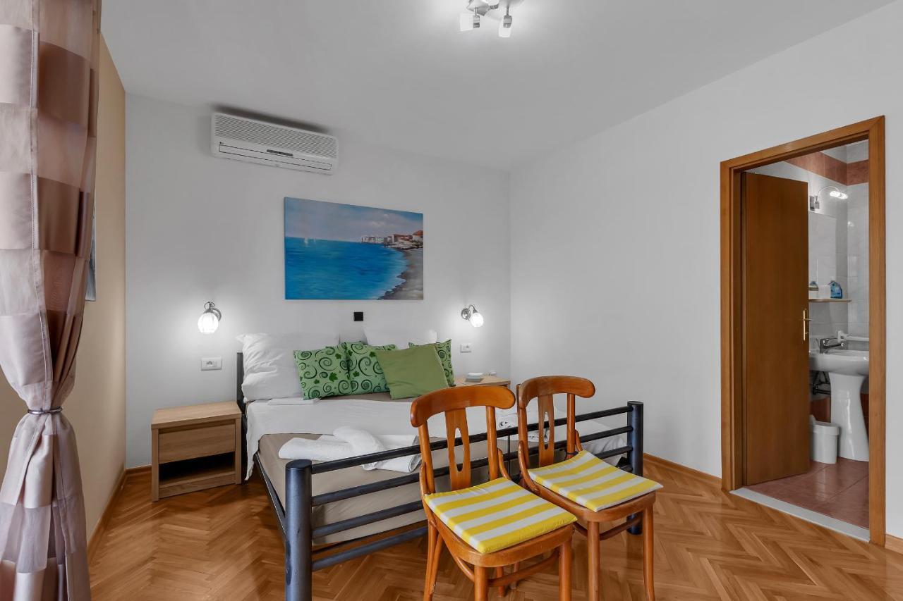 Guest House Lazeta Duce Exterior photo