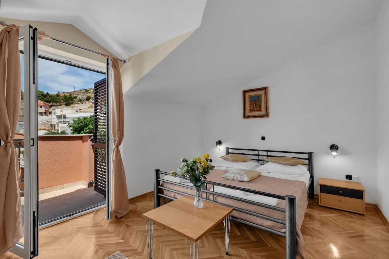 Guest House Lazeta Duce Exterior photo
