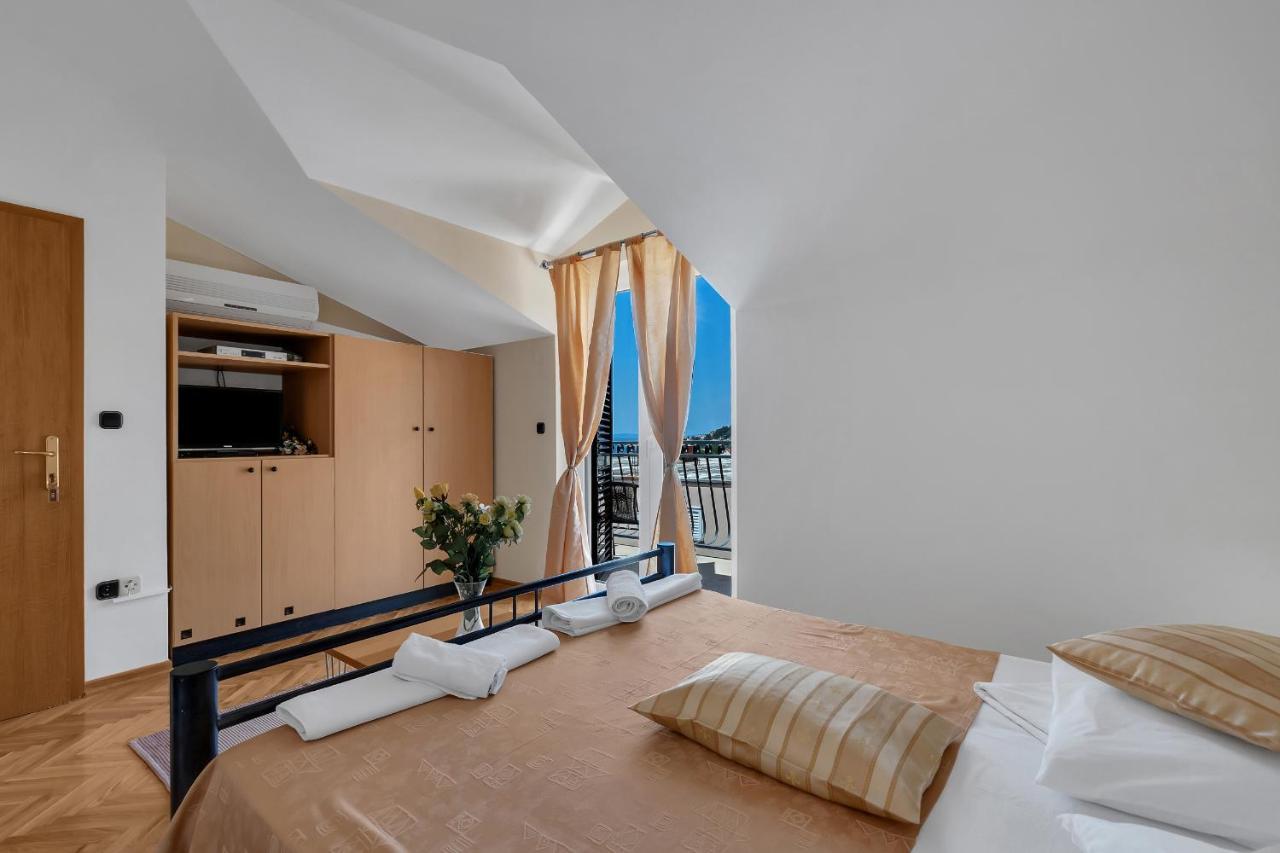 Guest House Lazeta Duce Exterior photo