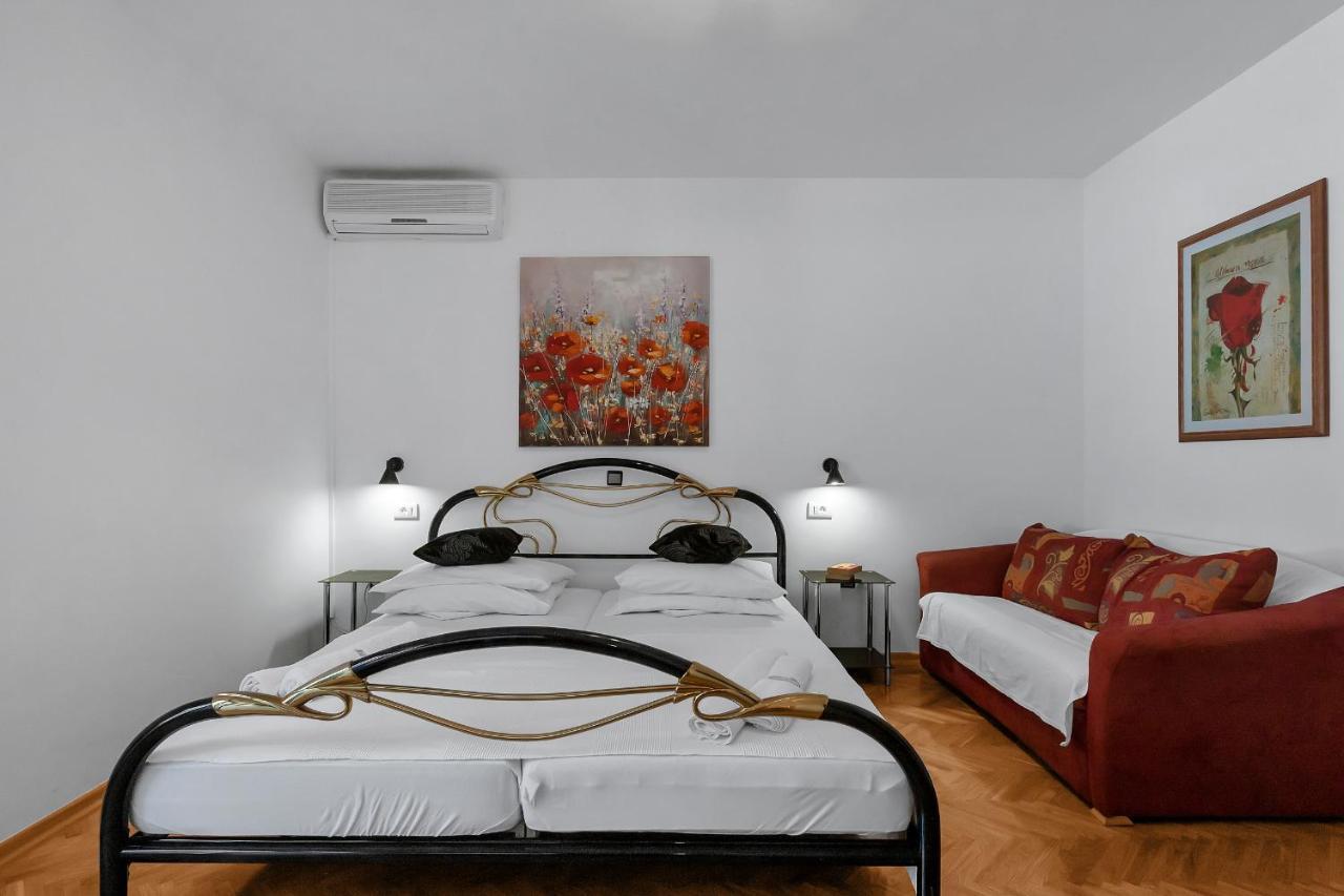 Guest House Lazeta Duce Exterior photo