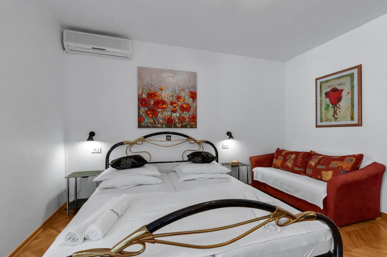 Guest House Lazeta Duce Exterior photo