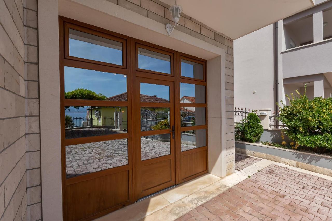 Guest House Lazeta Duce Exterior photo